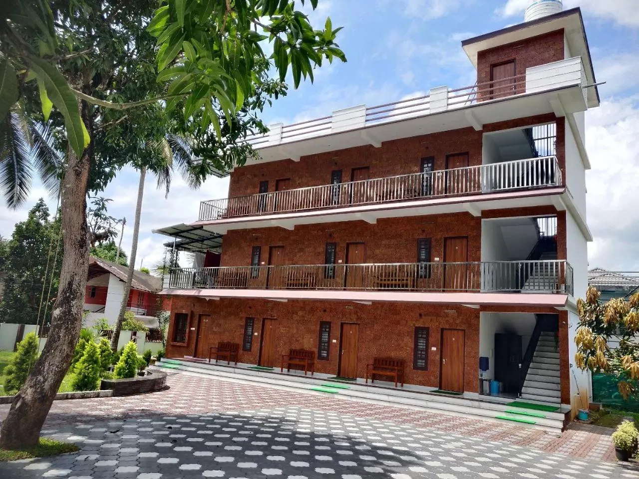 Dolphin Enclave Service Studio Apartments Kalpetta India