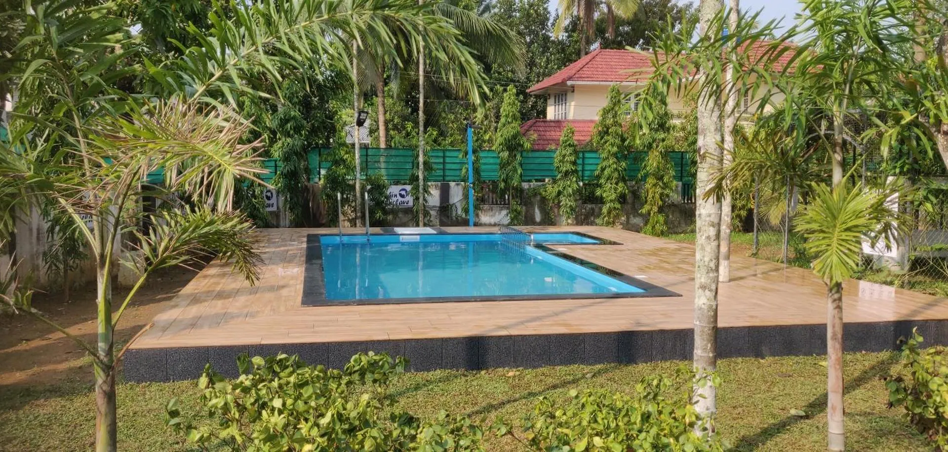 Dolphin Enclave Service Studio Apartments Kalpetta India