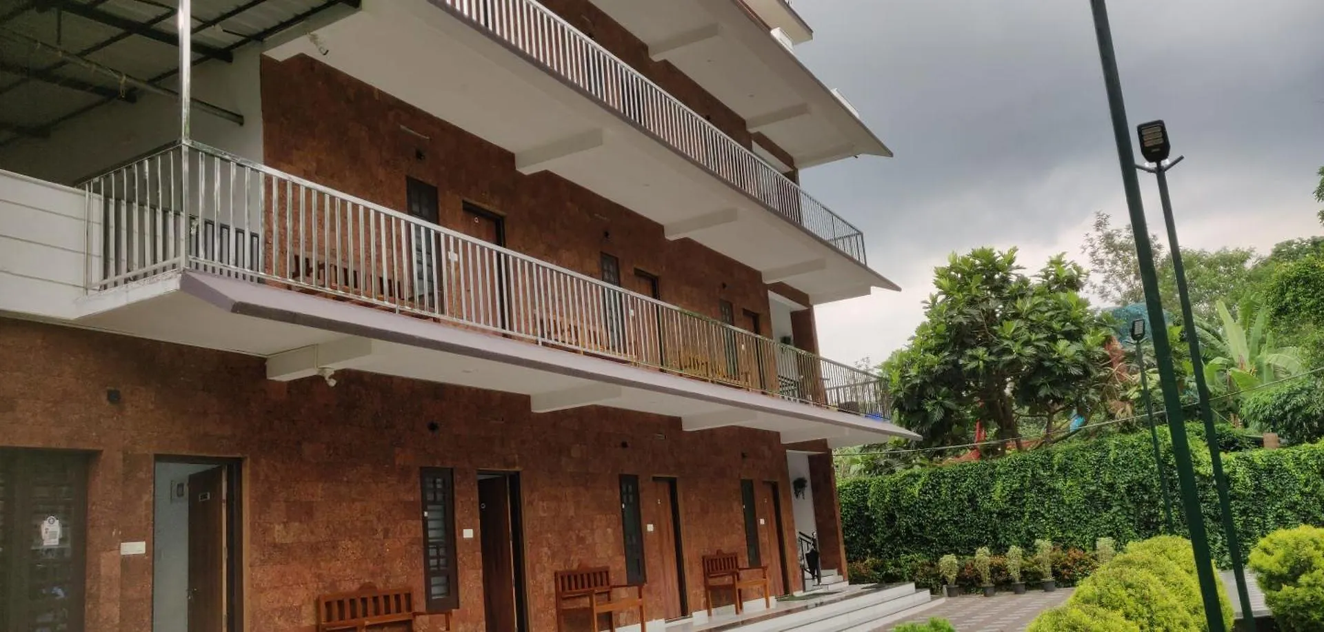 Dolphin Enclave Service Studio Apartments Kalpetta