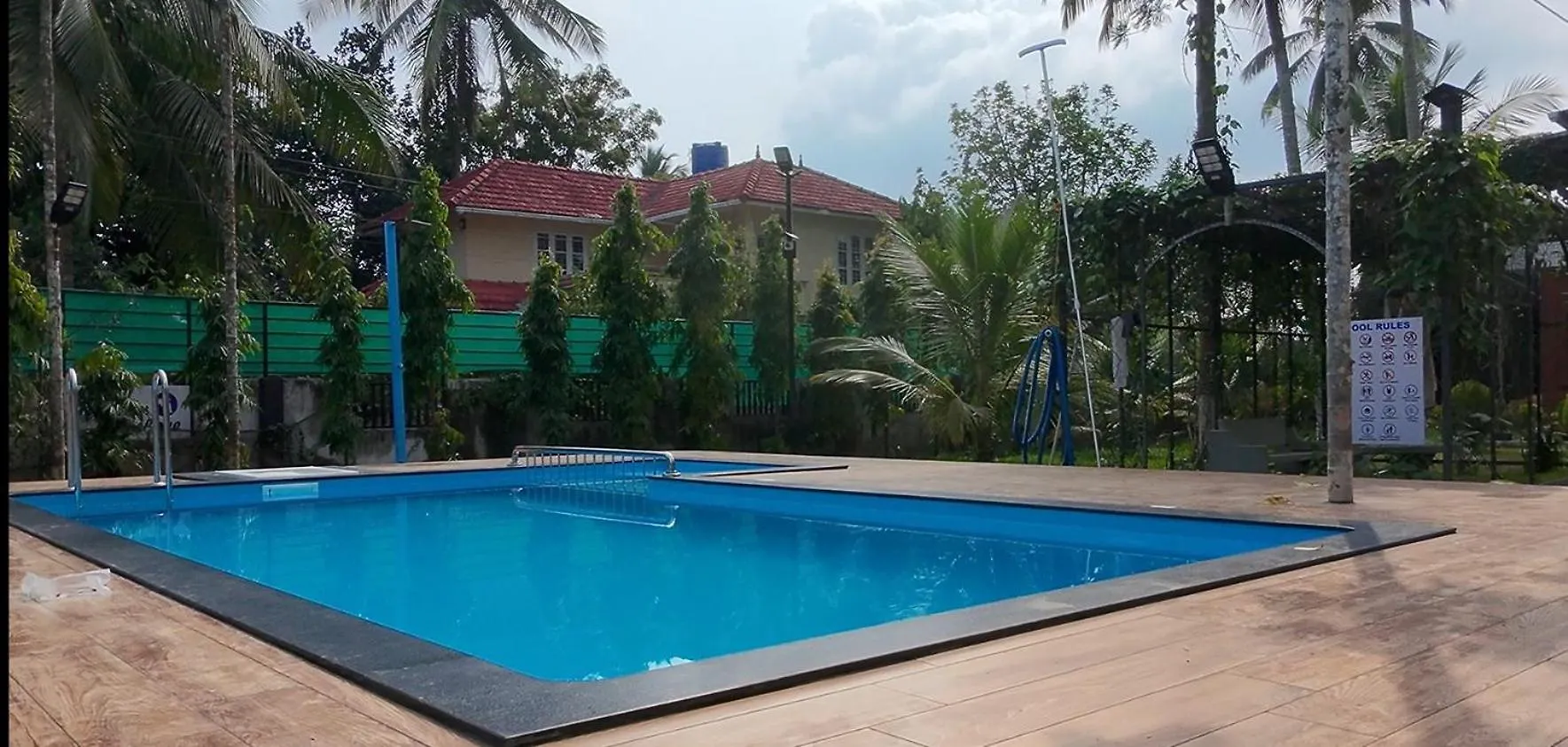 Dolphin Enclave Service Studio Apartments Kalpetta