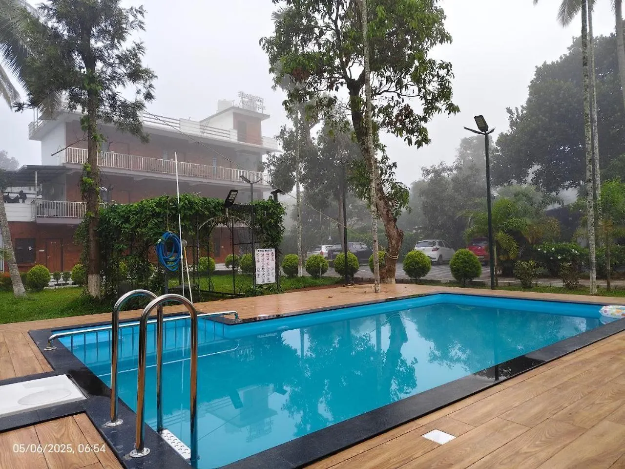 Dolphin Enclave Service Studio Apartments Kalpetta India