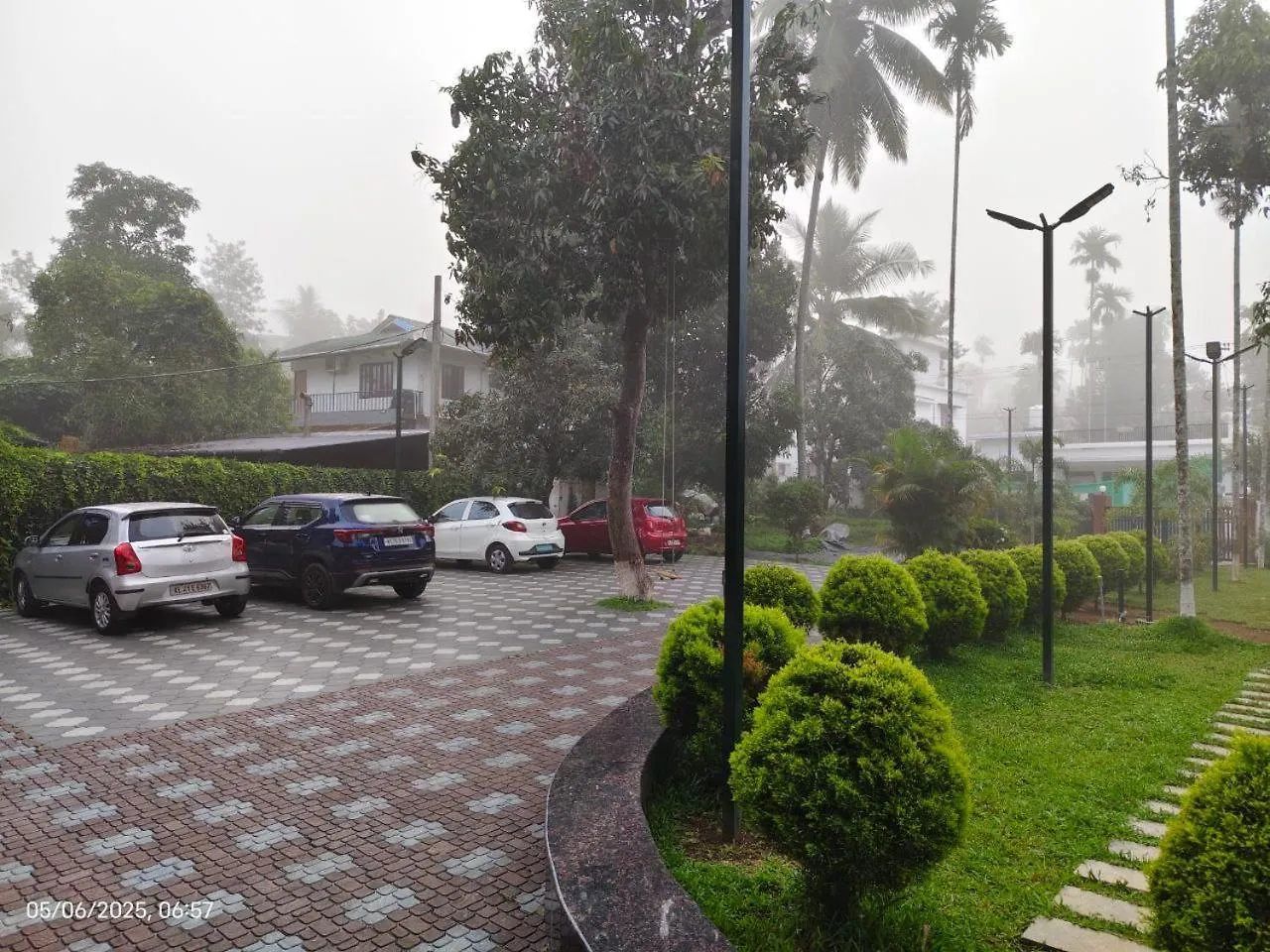 Dolphin Enclave Service Studio Apartments Kalpatta